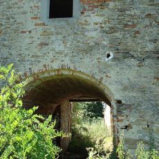 Cascina-Cerea-Tor-Innenhof.jpg